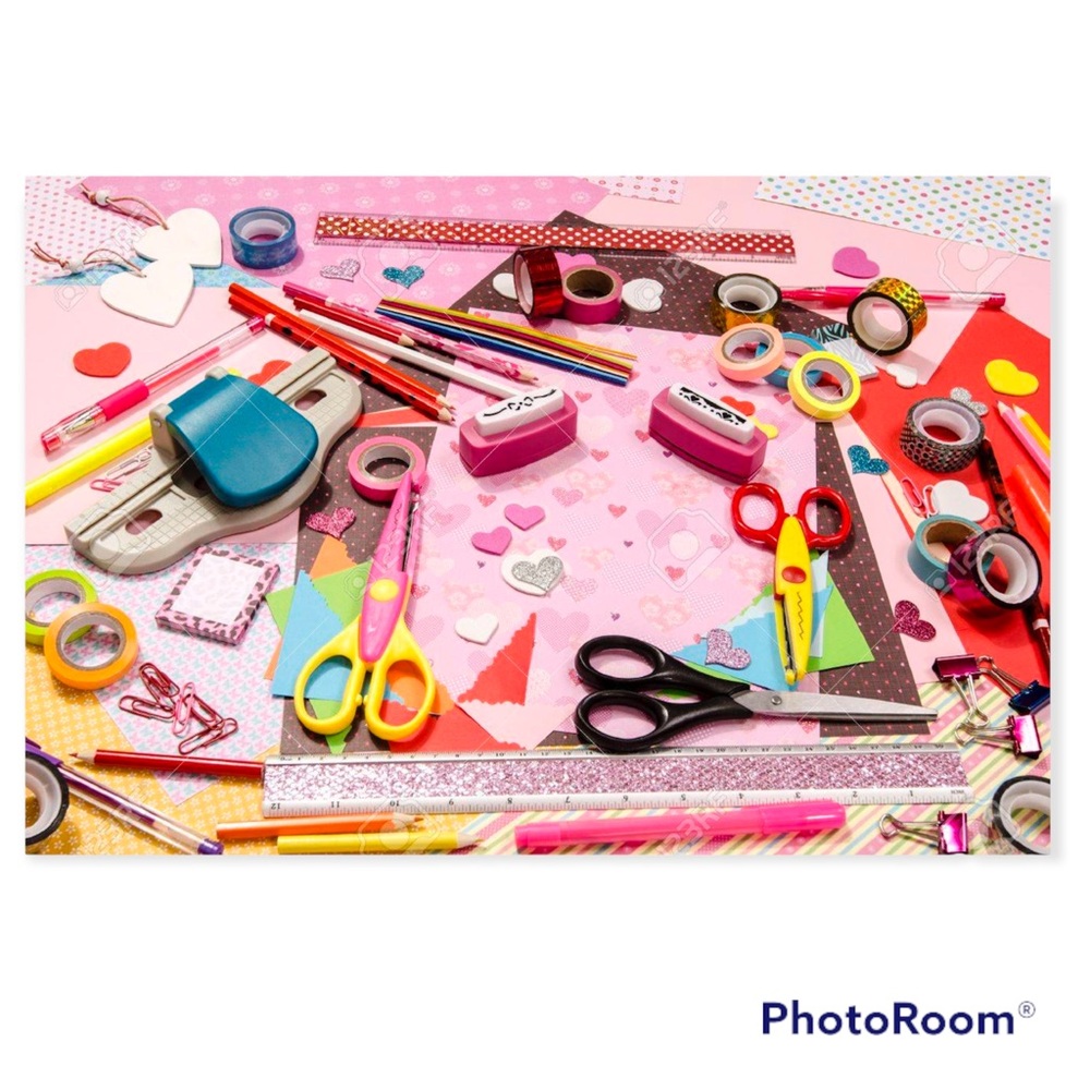 ✂️ ARTS AND CRAFTS GOODIE FUN BOX 🪐